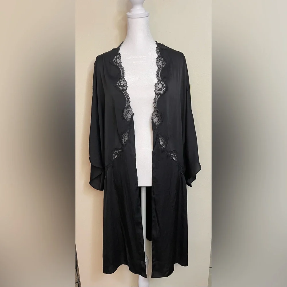 Victoria’s Secret Satin Crochet Lace-Trim Kimono Robes Cover-Up. size XS/S. NWT - Picture 4 of 17